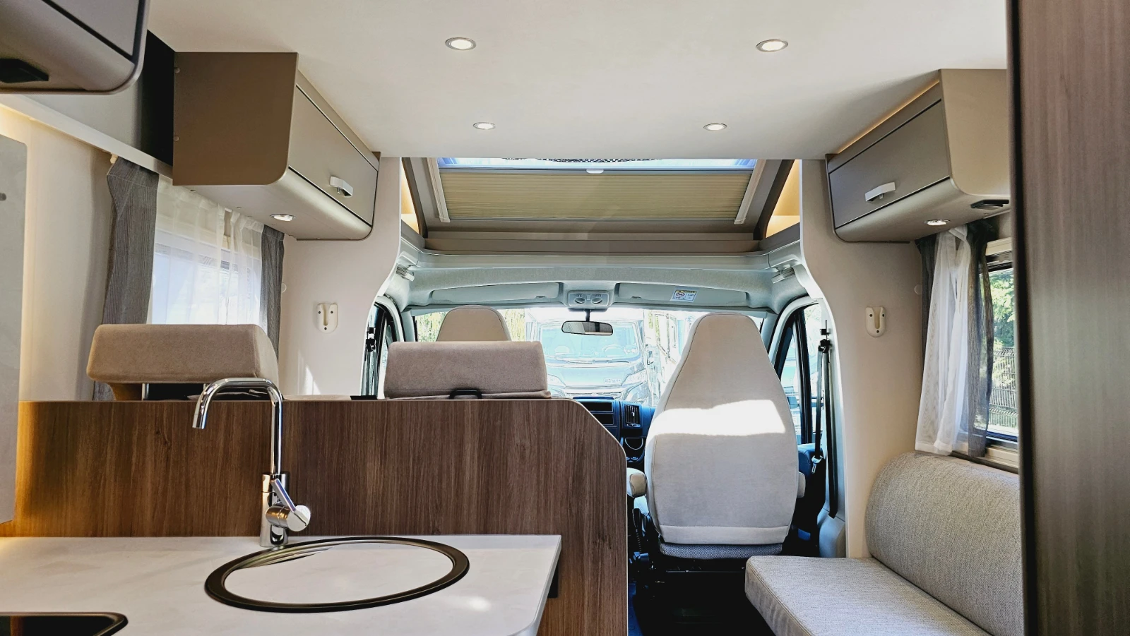 img_1811 Carado T448 kemperio vidaus panorama iš galinės dalies į priekį