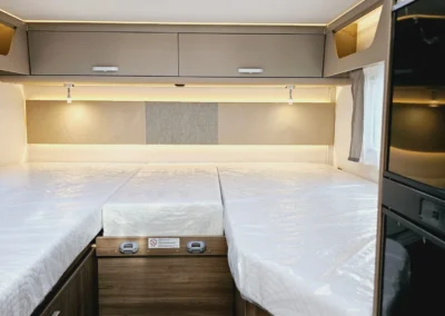 Carado T448 kemperio galinės lovos transformuojamos į didelę miegamąją erdvę