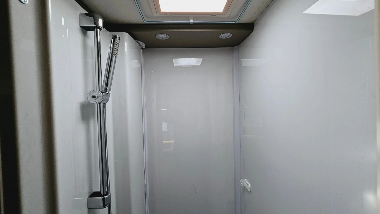 img_1818 Carado T448 kemperio erdvi dušo kabina su LED apšvietimu